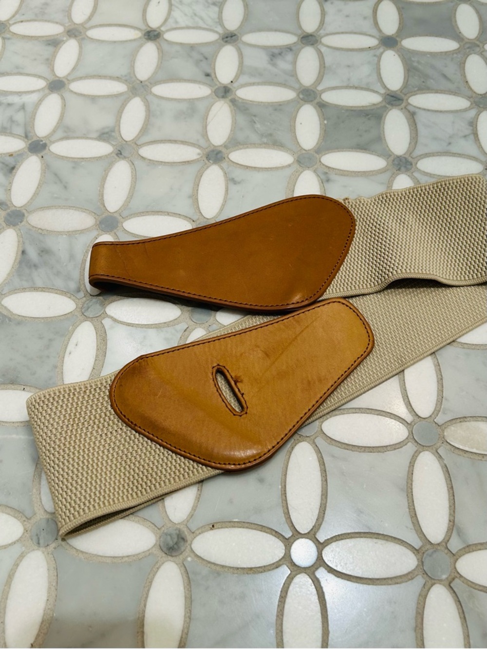 Anthropologie Beige Elastic Belt Wide With Interlocking Cognac Leather Size M - Picture 7 of 7